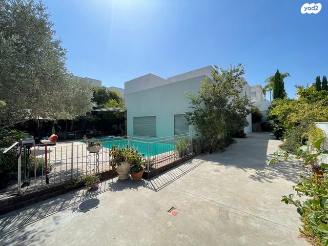 הרקיע, הגולף