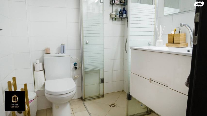 דירה, אהוד מנור, חתני פרס ישראל, באר יעקב