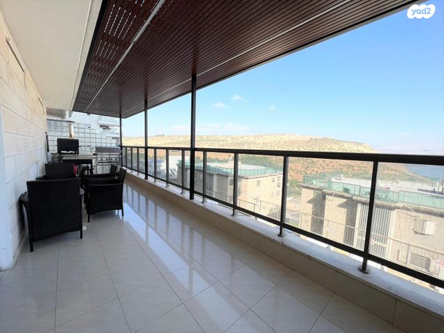 דירה, גולדה מאיר, שיכון עובדים, טבריה