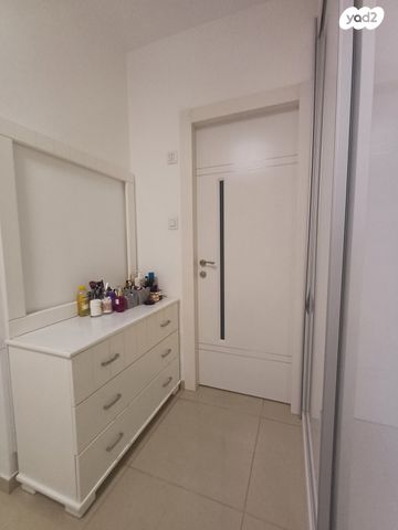 דירה, חיים מרינוב, חומת שמואל, הר חומה, ירושלים