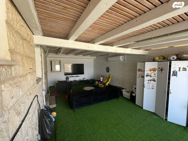 דירה, גולדה מאיר, שיכון עובדים, טבריה