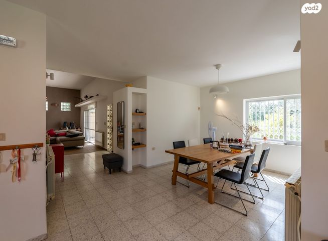 בית פרטי/ קוטג', חרמון, שאר העיר, כפר ורדים