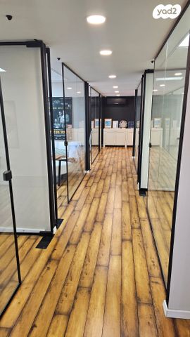 משרדים, יגאל אלון, נחלת יצחק, תל אביב יפו