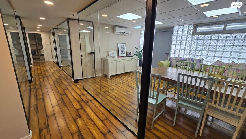 משרדים, יגאל אלון, נחלת יצחק, תל אביב יפו