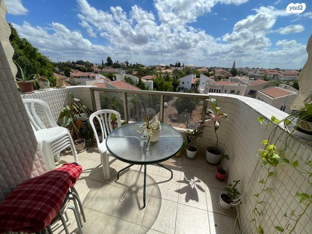 דירה, רא"ל חיים לסקוב, רחובות