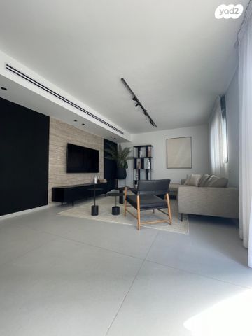 גג/ פנטהאוז, נרקיסים, ראשון לציון