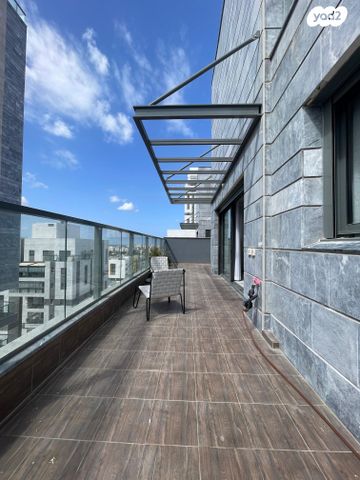 גג/ פנטהאוז, נרקיסים, ראשון לציון