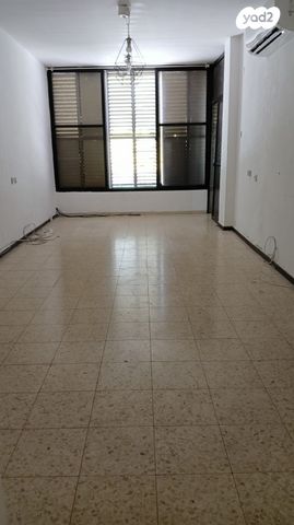 דירה, דניאל 55, לב העיר, בת ים