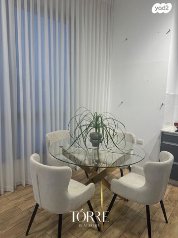 גג/ פנטהאוז, דרך מנחם בגין 160, מונטיפיורי, הרכבת, תל אביב יפו