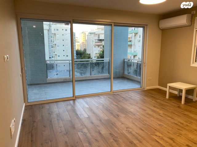 דופלקס, הבריגדה היהודית, נתניה