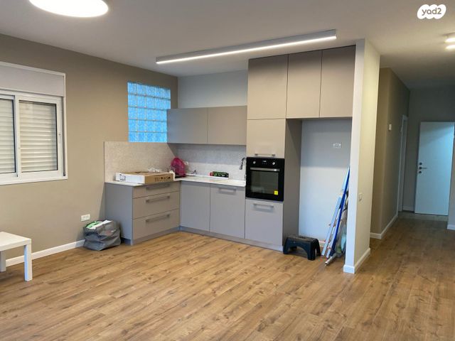 דופלקס, הבריגדה היהודית, נתניה