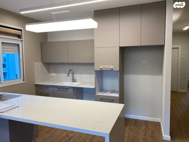 דופלקס, הבריגדה היהודית, נתניה