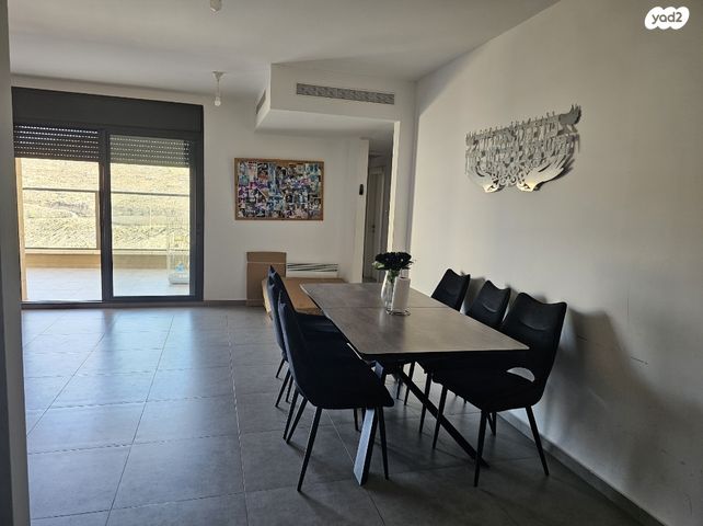 דירה, הכינור, שאר העיר, גבעת זאב