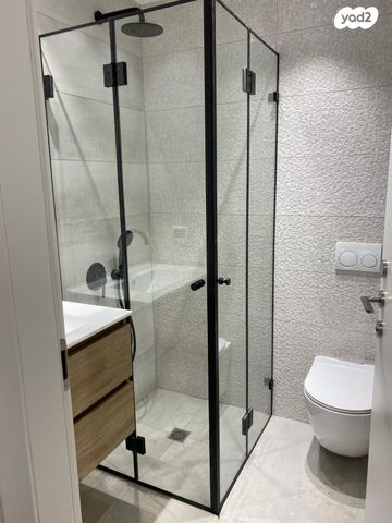 דופלקס, הבריגדה היהודית, נתניה