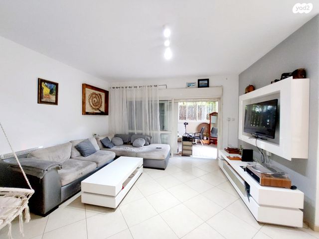 דו משפחתי, כפר יונה