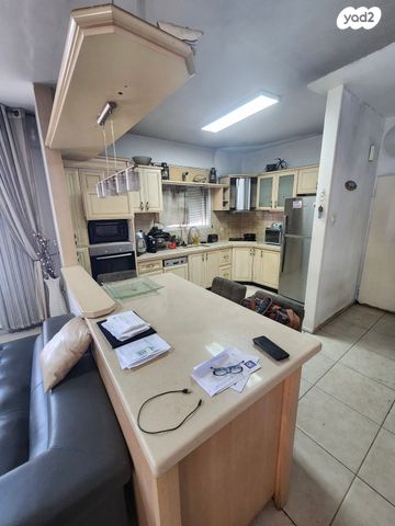 דופלקס, קדיש לוז, לב מוצקין, בנה ביתך, קרית מוצקין