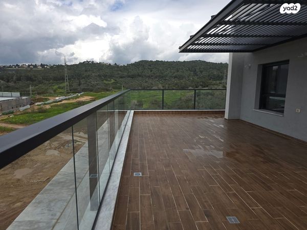 גג/ פנטהאוז, השכונה המערבית, מגדל העמק