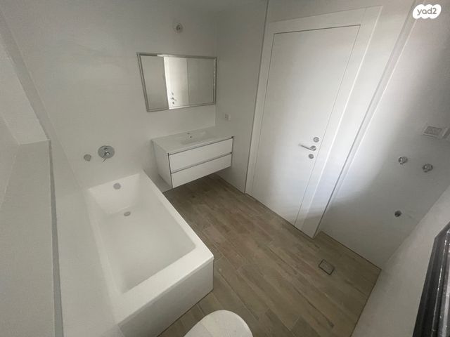 דירה, דרך דגניה, קרית השרון, נתניה