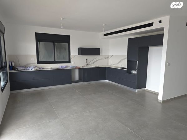 גג/ פנטהאוז, השכונה המערבית, מגדל העמק