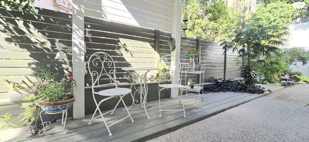 דו משפחתי, אורנית