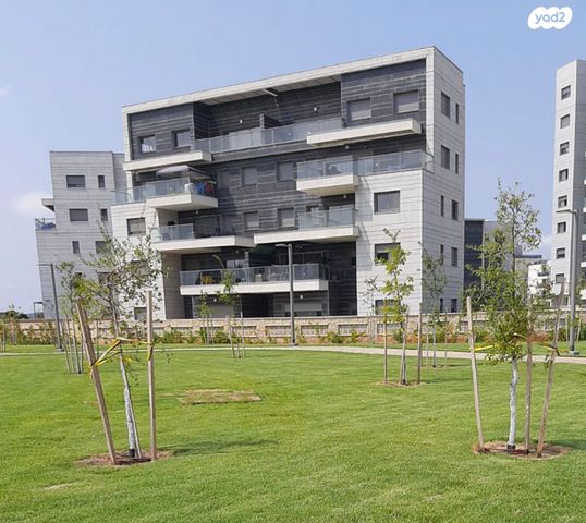 שקמים ואגמים