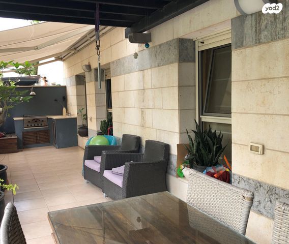 גג/ פנטהאוז, שמעון בן צבי, שטח 9, גבעתיים