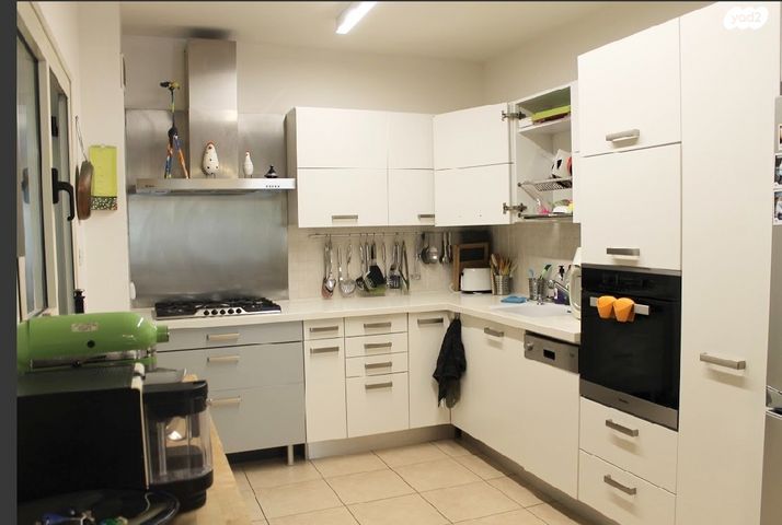 גג/ פנטהאוז, שמעון בן צבי, שטח 9, גבעתיים