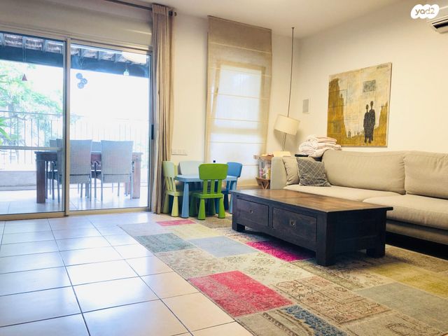 גג/ פנטהאוז, שמעון בן צבי, שטח 9, גבעתיים