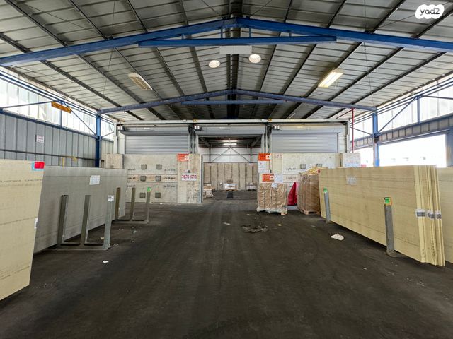 מבני תעשיה, קיסריה