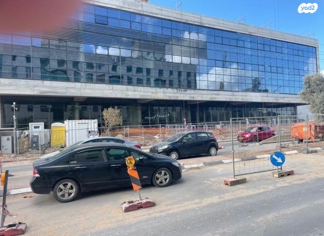 חנויות/ שטח מסחרי, שדרות צורן, קרית גת