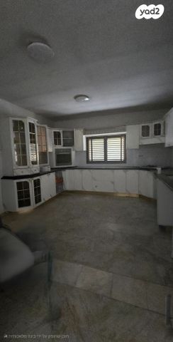 גג/ פנטהאוז, משה סנה, קרית שרת מזרח, חולון