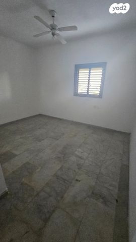 גג/ פנטהאוז, משה סנה, קרית שרת מזרח, חולון