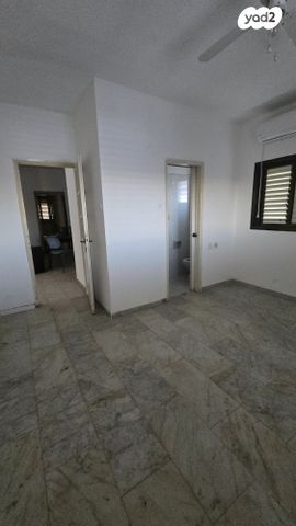 גג/ פנטהאוז, משה סנה, קרית שרת מזרח, חולון