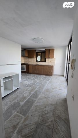 גג/ פנטהאוז, משה סנה, קרית שרת מזרח, חולון