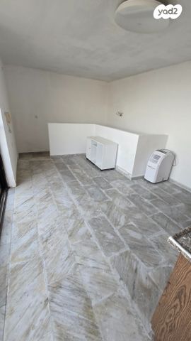 גג/ פנטהאוז, משה סנה, קרית שרת מזרח, חולון