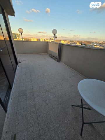 גג/ פנטהאוז, משה סנה, קרית שרת מזרח, חולון