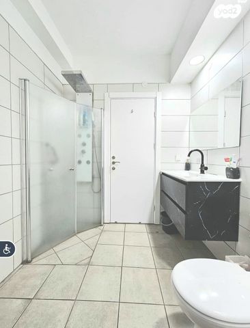 דירה, יגאל אלון, רמלה