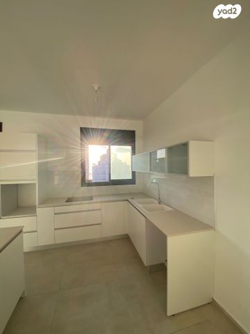 דירה, שלמה המלך 42, צפון מערב מרכז העיר, נתניה