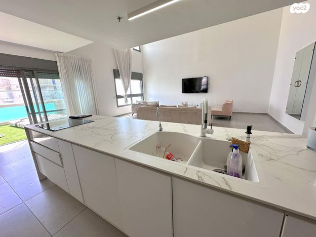 דופלקס, נוף הטיילת, נתניה