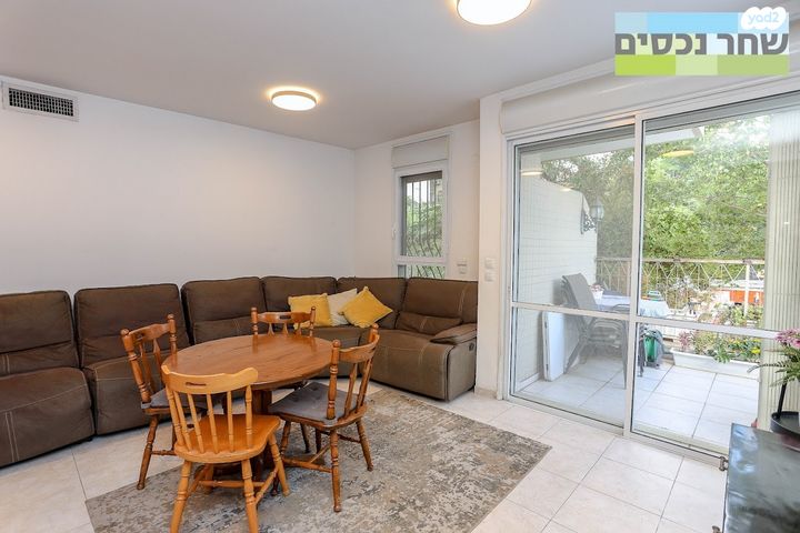 דירה, פועלים א, כפר סבא