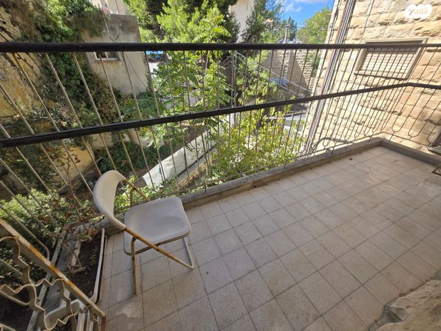 דירה, הרב ניסנבוים 16, קרית משה, ירושלים