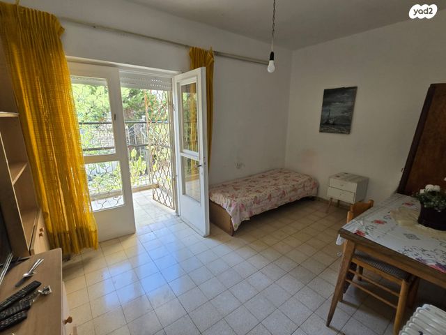 דירה, הרב ניסנבוים 16, קרית משה, ירושלים