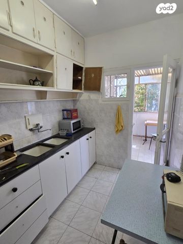 דירה, הרב ניסנבוים 16, קרית משה, ירושלים