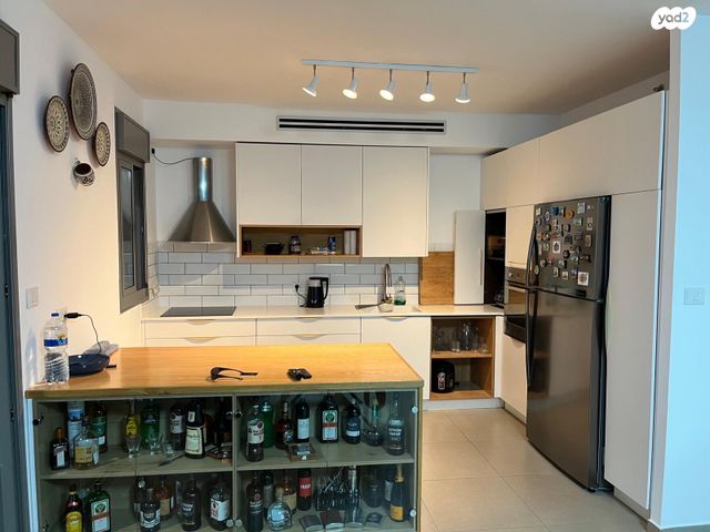 דירה, חיים חפר, הרקפות, ראשון לציון