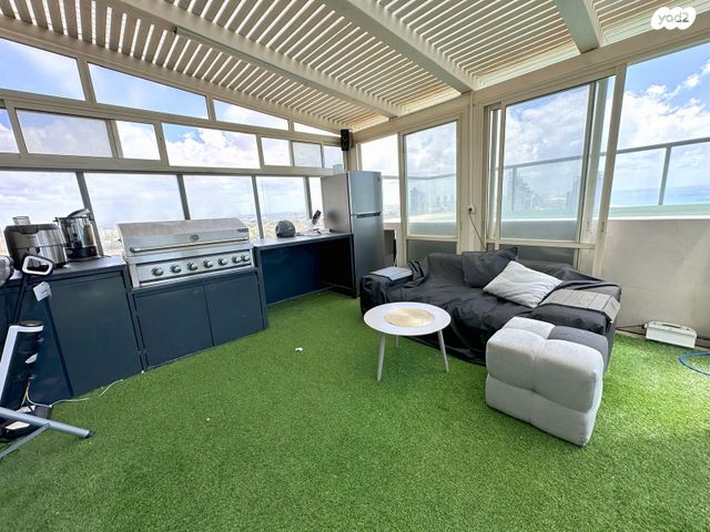 דופלקס, נוף הטיילת, נתניה