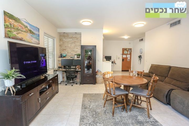 דירה, פועלים א, כפר סבא