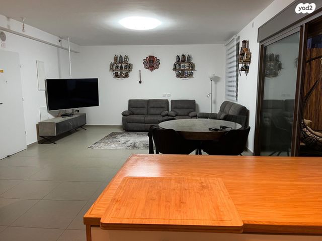 דירה, חיים חפר, הרקפות, ראשון לציון