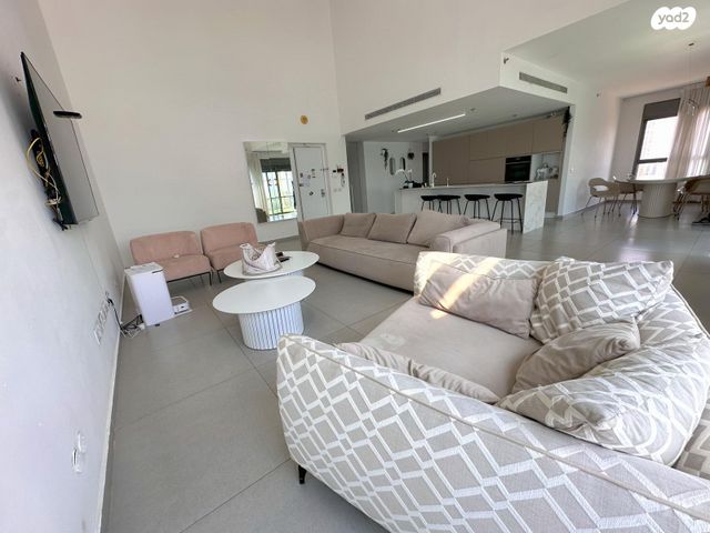 דופלקס, נוף הטיילת, נתניה