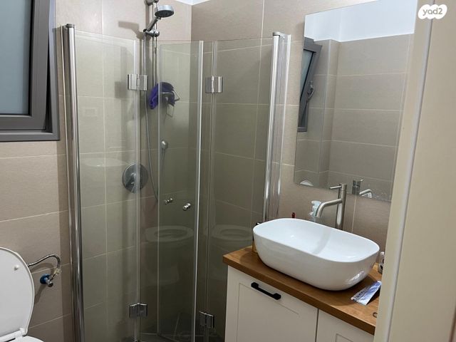 דירה, חיים חפר, הרקפות, ראשון לציון