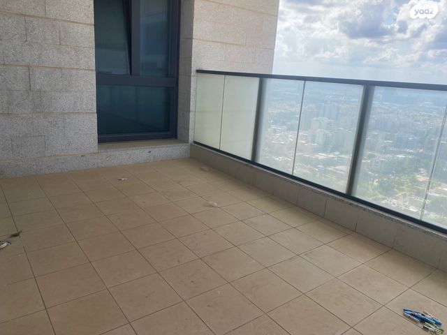 דירה, הרב ניסנבאום, בת ים